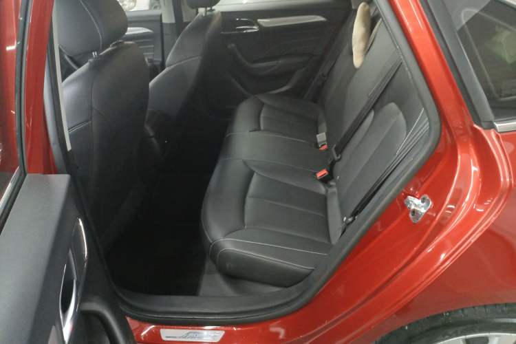 Used Roewe i6 New Energy 2017 45T Hybrid Connect & Smart Enjoyment Edition Left Rear Seat