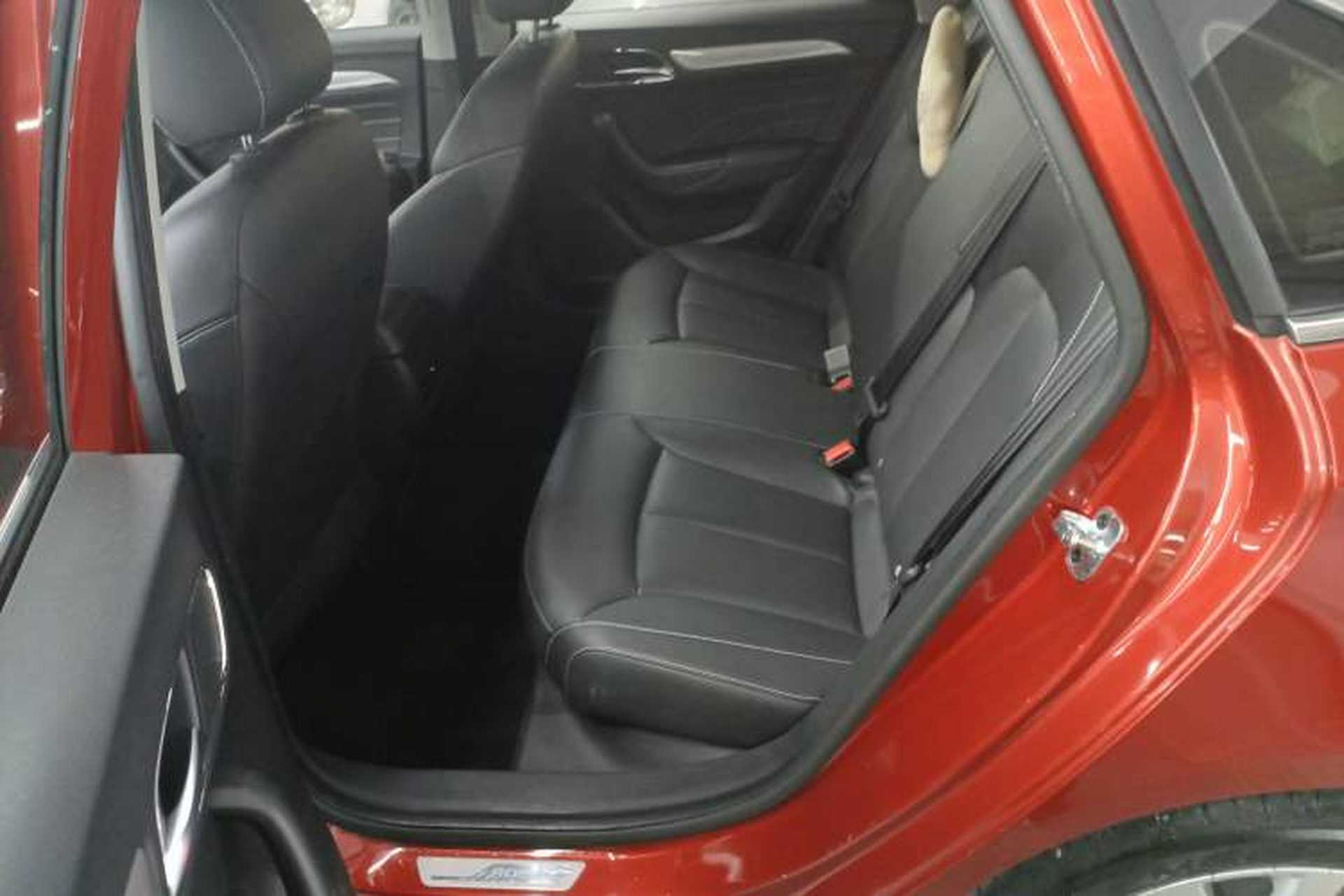 Used Roewe i6 New Energy 2017 45T Hybrid Connect & Smart Enjoyment Edition Left Rear Seat