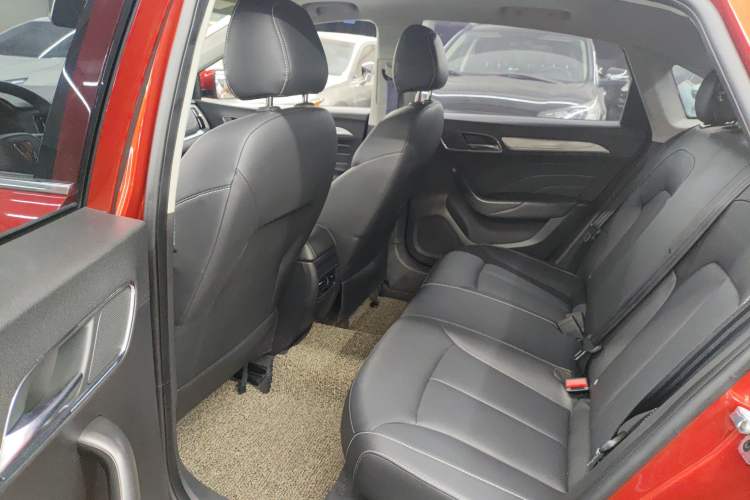 Used Roewe i6 New Energy 2017 45T Hybrid Connect & Smart Enjoyment Edition Left Rear Seat