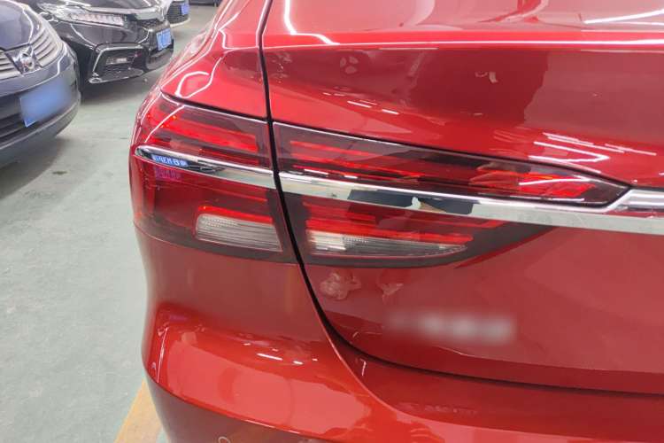 Used Roewe i6 New Energy 2017 45T Hybrid Connect & Smart Enjoyment Edition Left Rear Taillight