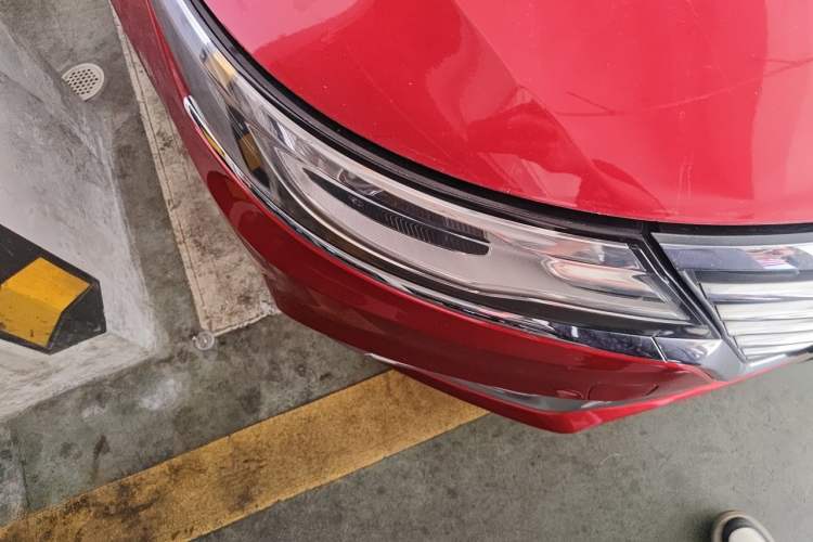 Used Roewe i6 New Energy 2017 45T Hybrid Connect & Smart Enjoyment Edition Right Front Headlight