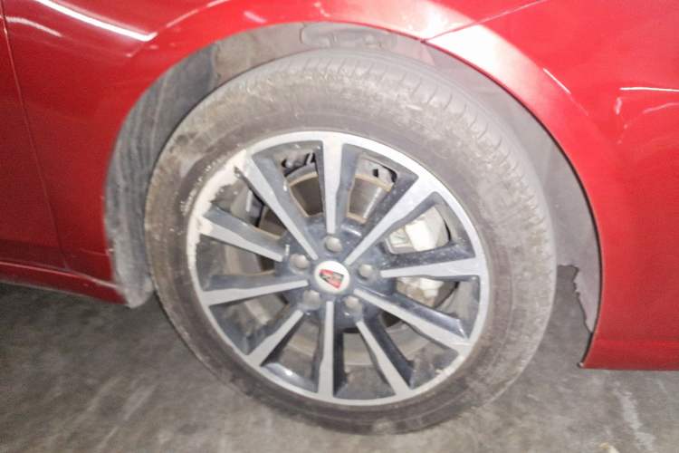 Used Roewe i6 New Energy 2017 45T Hybrid Connective Smart Luxury Edition Right Front Wheel Hub