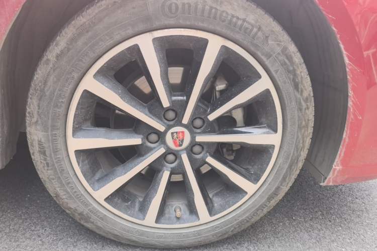 Used Roewe i6 New Energy 2017 45T Hybrid Connective Smart Luxury Edition Right Front Wheel Hub