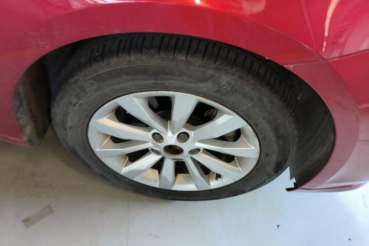 Used Roewe i6 New Energy 2017 45T Hybrid Connect & Smart Enjoyment Edition Right Front Wheel Hub