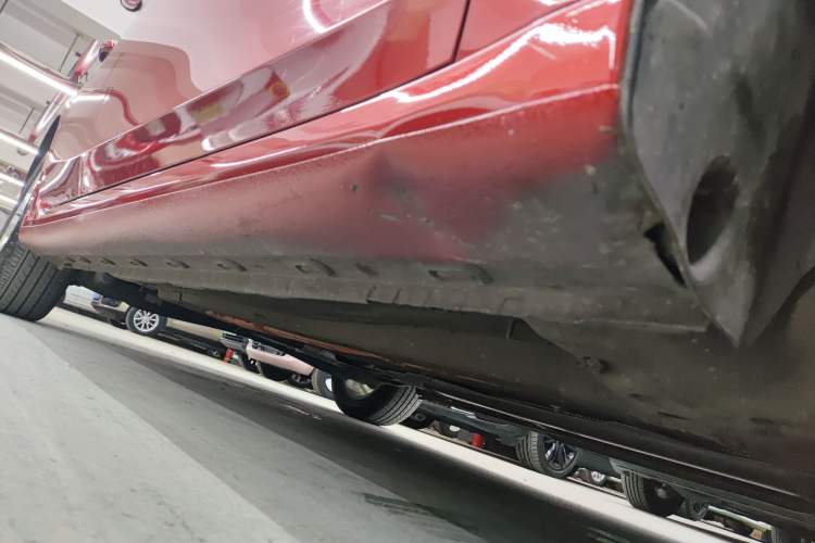 Used Roewe i6 New Energy 2017 45T Hybrid Connect & Smart Enjoyment Edition Right Side Sill