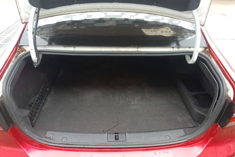 Used Roewe i6 New Energy 2017 45T Hybrid Connect & Smart Enjoyment Edition Trunk