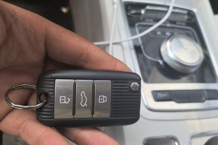 Used Roewe i6 New Energy 2017 45T Hybrid Connective Smart Luxury Edition Vehicle Key