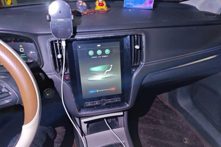Used Roewe i6 New Energy 2017 45T Hybrid Connect & Smart Enjoyment Edition Audio And AC Panel