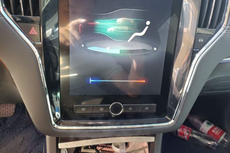Used Roewe i6 New Energy 2017 45T Hybrid Connect & Smart Enjoyment Edition Audio And AC Panel