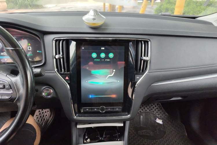 Used Roewe i6 New Energy 2017 45T Hybrid Connect & Smart Enjoyment Edition Audio And AC Panel