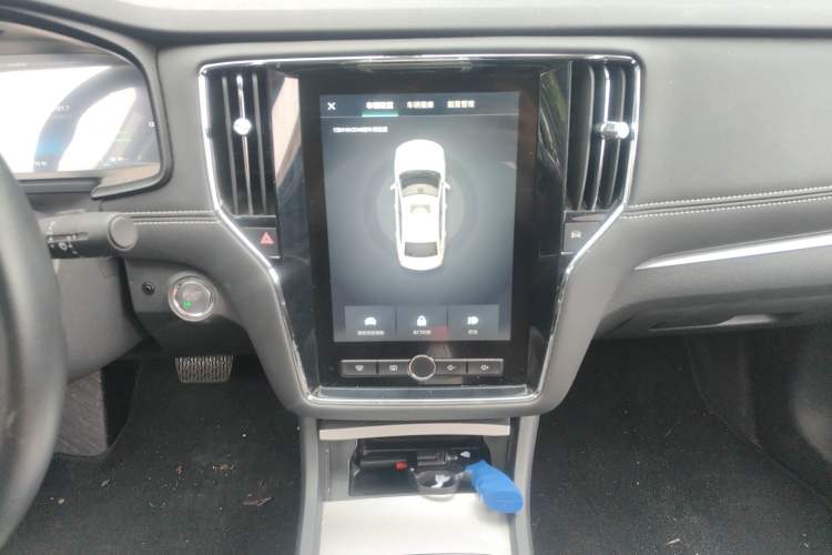Used Roewe i6 New Energy 2017 45T Hybrid Connect & Smart Enjoyment Edition Audio And AC Panel
