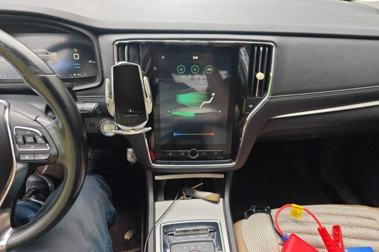 Used Roewe i6 New Energy 2017 45T Hybrid Connect & Smart Enjoyment Edition Audio And AC Panel