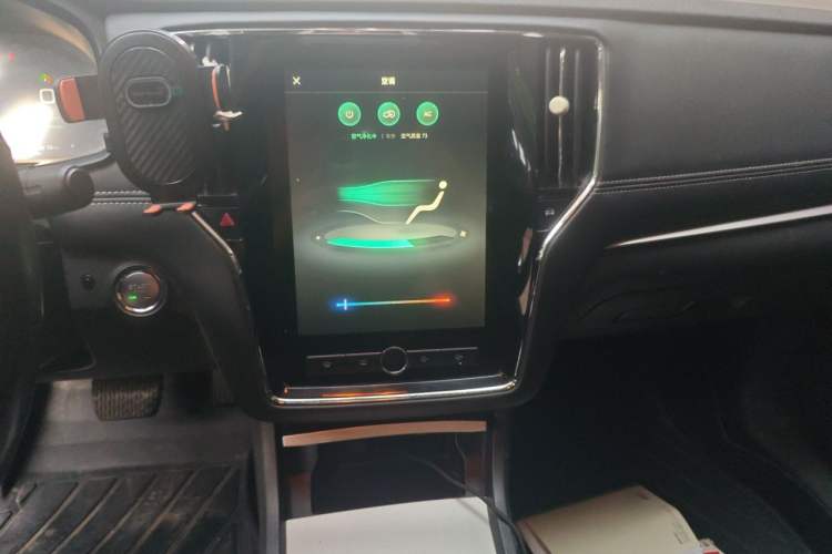 Used Roewe i6 New Energy 2017 45T Hybrid Connect & Smart Enjoyment Edition Audio And AC Panel