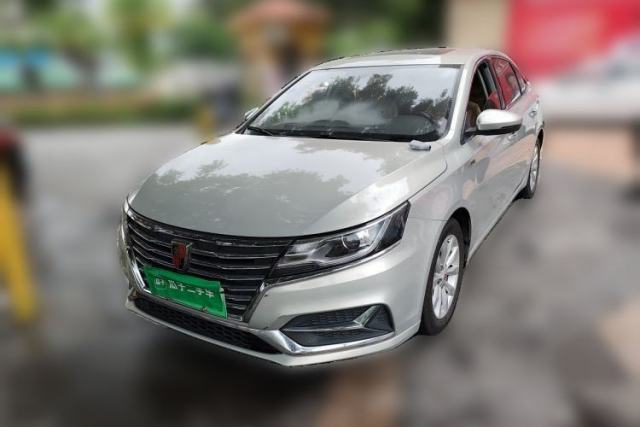 Ojetý Roewe i6 New Energy 2017 45T Hybrid Connect & Smart Enjoyment Edition
