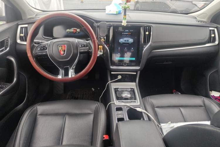Used Roewe i6 New Energy 2017 45T Hybrid Connect & Smart Enjoyment Edition Center Console