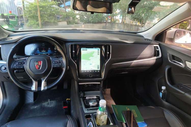Used Roewe i6 New Energy 2017 45T Hybrid Connect & Smart Enjoyment Edition Center Console