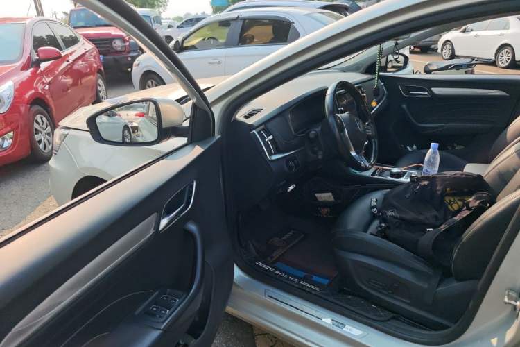 Used Roewe i6 New Energy 2017 45T Hybrid Connect & Smart Enjoyment Edition Driver Seat