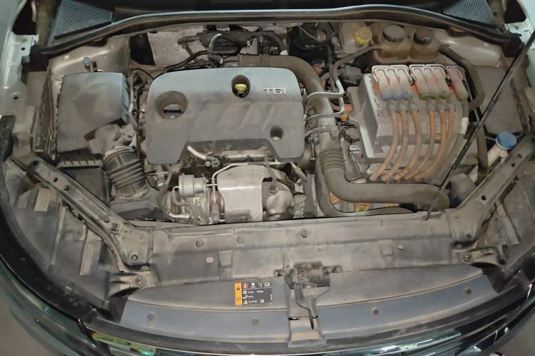 Used Roewe i6 New Energy 2017 45T Hybrid Connect & Smart Enjoyment Edition Engine Bay