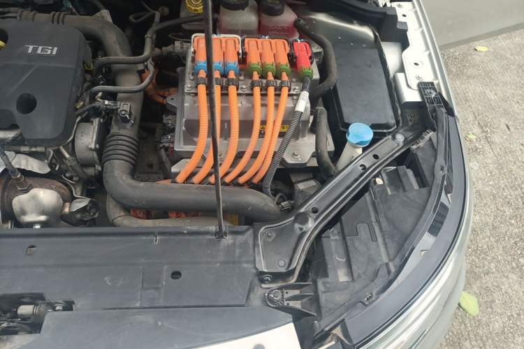 Used Roewe i6 New Energy 2017 45T Hybrid Connect & Smart Enjoyment Edition Engine Bay Left