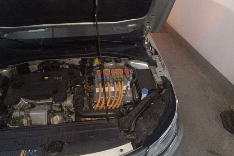 Used Roewe i6 New Energy 2017 45T Hybrid Connect & Smart Enjoyment Edition Engine Bay Left