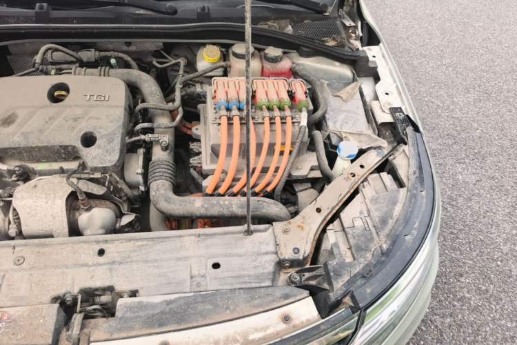 Used Roewe i6 New Energy 2017 45T Hybrid Connect & Smart Enjoyment Edition Engine Bay Left