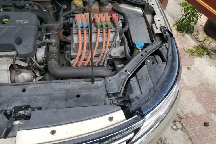 Used Roewe i6 New Energy 2017 45T Hybrid Connect & Smart Enjoyment Edition Engine Bay Left