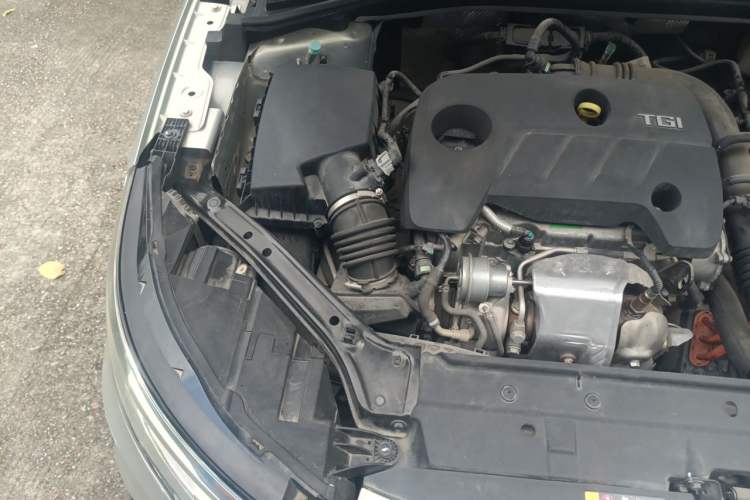 Used Roewe i6 New Energy 2017 45T Hybrid Connect & Smart Enjoyment Edition Engine Bay Right
