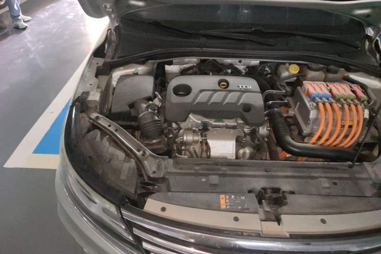Used Roewe i6 New Energy 2017 45T Hybrid Connect & Smart Enjoyment Edition Engine Bay Right