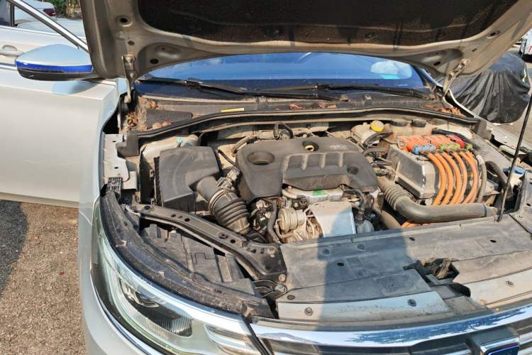 Used Roewe i6 New Energy 2017 45T Hybrid Connect & Smart Enjoyment Edition Engine Bay Right