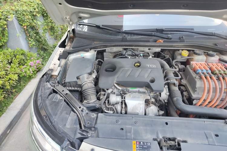 Used Roewe i6 New Energy 2017 45T Hybrid Connect & Smart Enjoyment Edition Engine Bay Right