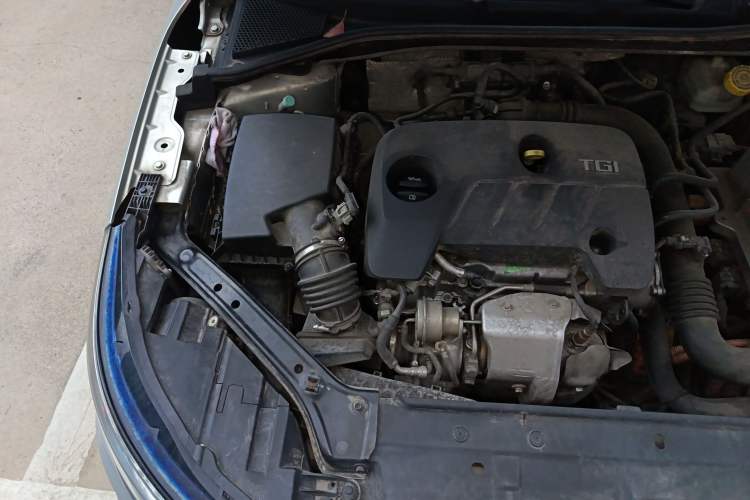 Used Roewe i6 New Energy 2017 45T Hybrid Connect & Smart Enjoyment Edition Engine Bay Right