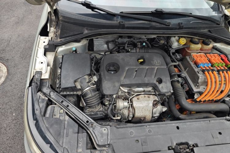 Used Roewe i6 New Energy 2017 45T Hybrid Connect & Smart Enjoyment Edition Engine Bay Right