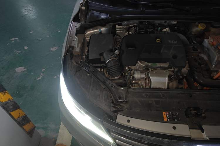 Used Roewe i6 New Energy 2017 45T Hybrid Connect & Smart Enjoyment Edition Engine Bay Right