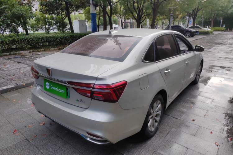 Used Roewe i6 New Energy 2017 45T Hybrid Connect & Smart Enjoyment Edition Exterior 3