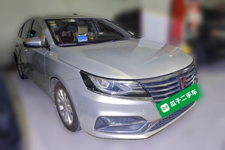Used Roewe i6 New Energy 2017 45T Hybrid Connect & Smart Enjoyment Edition Front Right 45 Deg