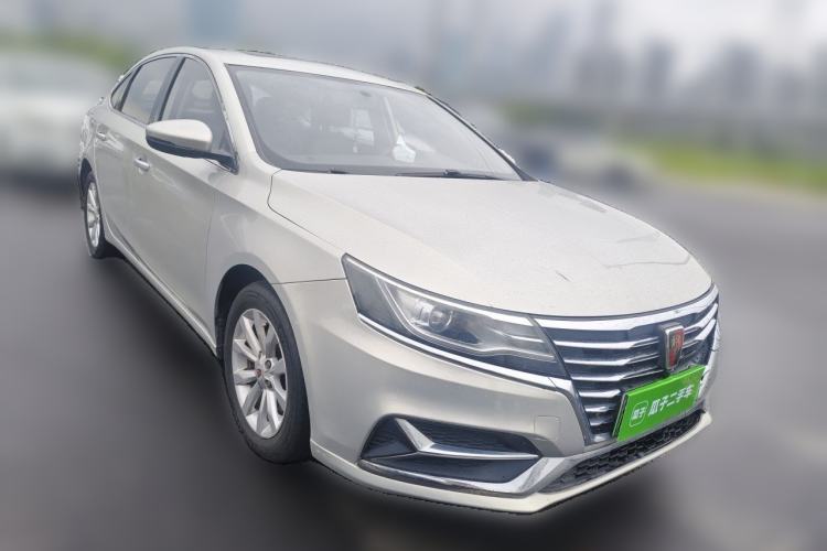 Used Roewe i6 New Energy 2017 45T Hybrid Connect & Smart Enjoyment Edition Front Right 45 Deg