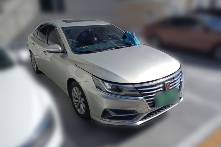 Used Roewe i6 New Energy 2017 45T Hybrid Connect & Smart Enjoyment Edition Front Right 45 Deg