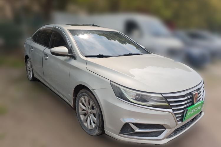 Used Roewe i6 New Energy 2017 45T Hybrid Connect & Smart Enjoyment Edition Front Right 45 Deg