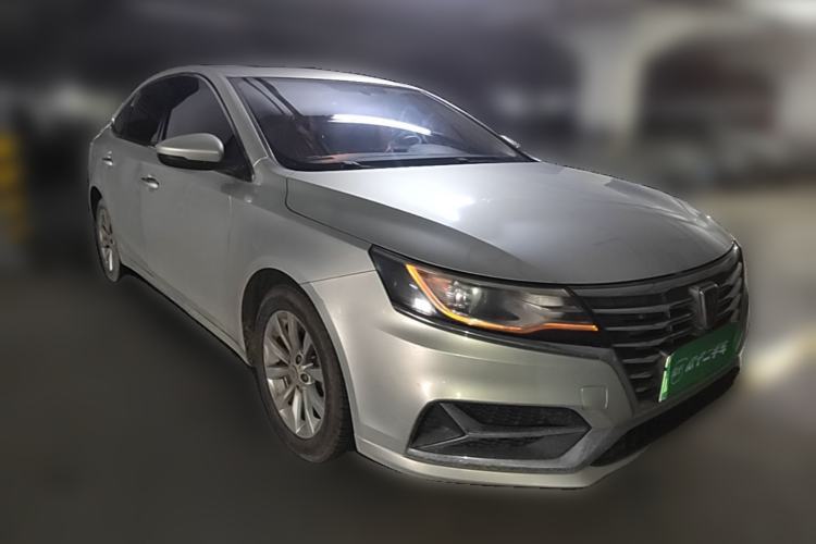 Used Roewe i6 New Energy 2017 45T Hybrid Connect & Smart Enjoyment Edition Front Right 45 Deg