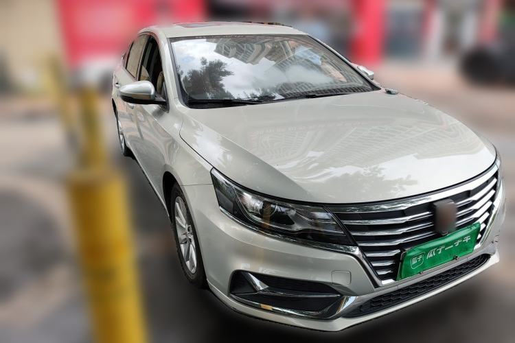 Used Roewe i6 New Energy 2017 45T Hybrid Connect & Smart Enjoyment Edition Front Right 45 Deg