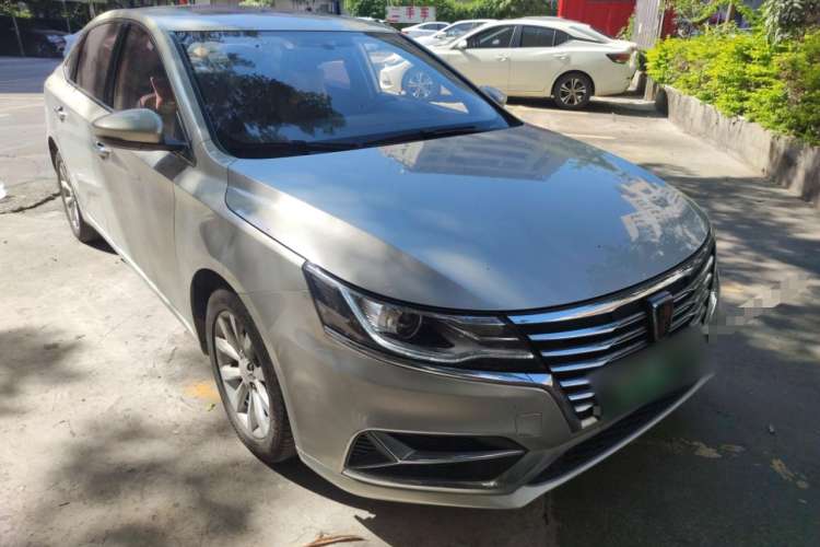 Used Roewe i6 New Energy 2017 45T Hybrid Connect & Smart Enjoyment Edition Front Right 45 Deg