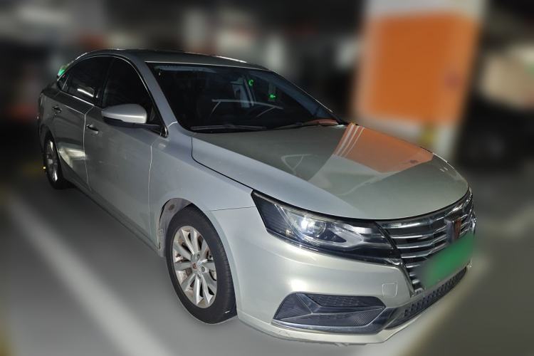 Used Roewe i6 New Energy 2017 45T Hybrid Connect & Smart Enjoyment Edition Front Right 45 Deg