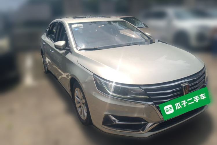 Used Roewe i6 New Energy 2017 45T Hybrid Connect & Smart Enjoyment Edition Front Right 45 Deg