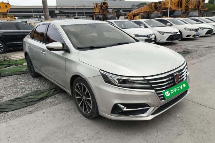 Used Roewe i6 New Energy 2017 45T Hybrid Connective Smart Luxury Edition Front Right 45 Deg