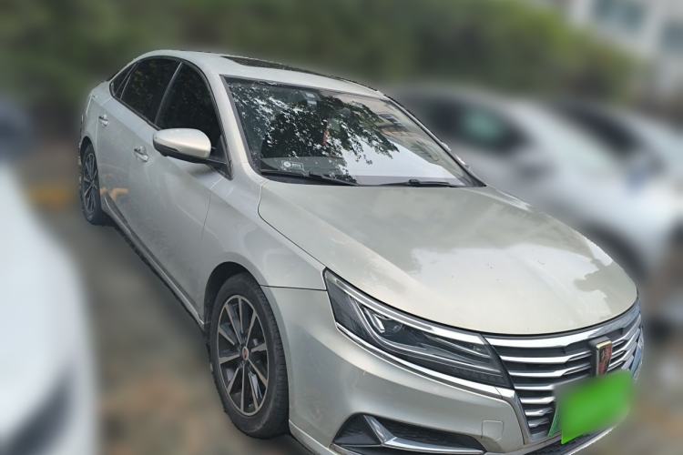 Used Roewe i6 New Energy 2017 45T Hybrid Connective Smart Luxury Edition Front Right 45 Deg