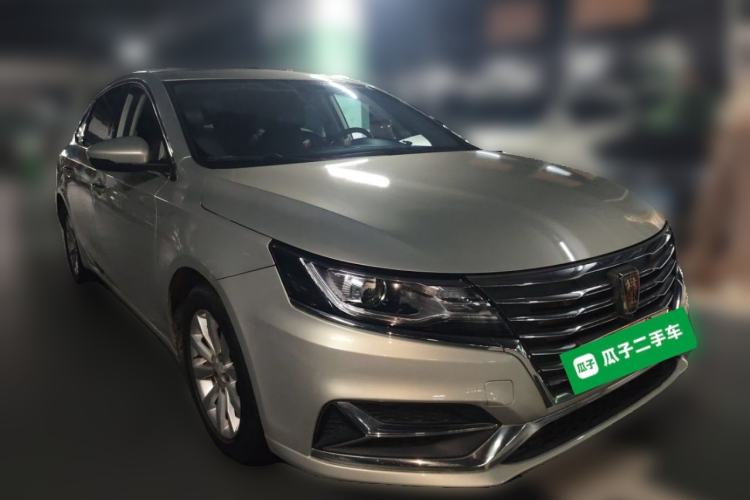 Used Roewe i6 New Energy 2017 45T Hybrid Connect & Smart Enjoyment Edition Front Right 45 Deg