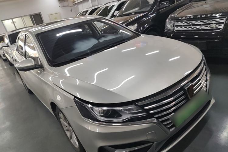 Used Roewe i6 New Energy 2017 45T Hybrid Connect & Smart Enjoyment Edition Front Right 45 Deg