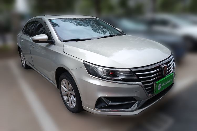 Used Roewe i6 New Energy 2017 45T Hybrid Connect & Smart Enjoyment Edition Front Right 45 Deg