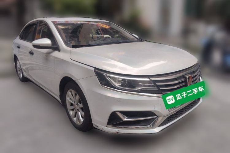 Used Roewe i6 New Energy 2017 45T Hybrid Connect & Smart Enjoyment Edition Front Right 45 Deg
