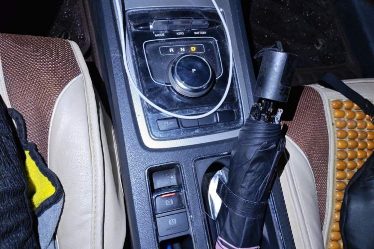Used Roewe i6 New Energy 2017 45T Hybrid Connect & Smart Enjoyment Edition Gear Lever
